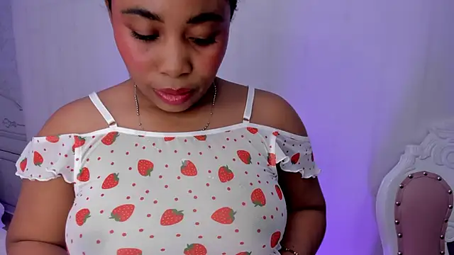 Snapshot of Leah_Sweetie chatting on March 3, 2:28 pm Leah Sweetie online show from March 3, 2:28 pm