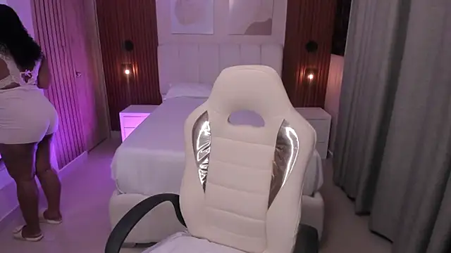 Leah Sweetie online show from November 4, 10:19 am