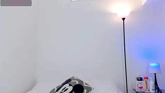 Snapshot of mike_tylor01 chatting on February 3, 3:39 pm mike tylor01 online show from February 3, 3:39 pm