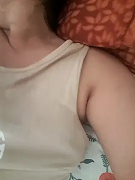 Snapshot of MakeMeCumAhh chatting on October 17, 11:45 am MakeMeCumAhh online show from October 17, 11:45 am