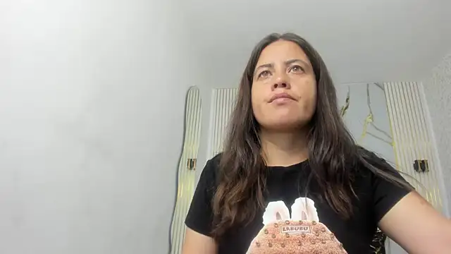 kathina giraldo online show from March 28, 12:39 pm