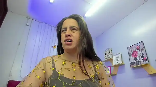 Snapshot of kathina_giraldo chatting on February 14, 1:40 pm kathina giraldo online show from February 14, 1:40 pm