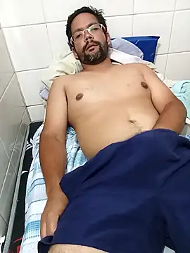 lele9457 online show from December 4, 7:35 pm