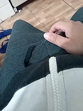 lele9457 online show from October 24, 8:57 am