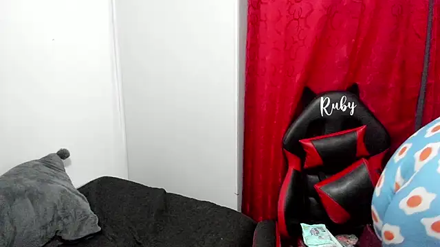 Snapshot of RubyPirsso18 chatting on November 12, 7:07 pm RubyPirsso18 online show from November 12, 7:07 pm