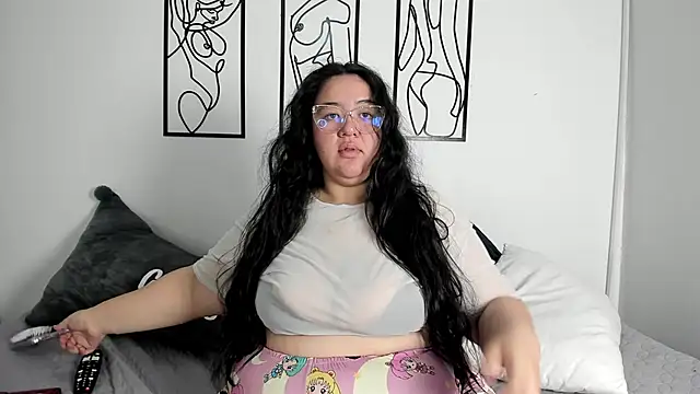 Snapshot of RubyPirsso18 chatting on October 18, 7:16 pm RubyPirsso18 online show from October 18, 7:16 pm