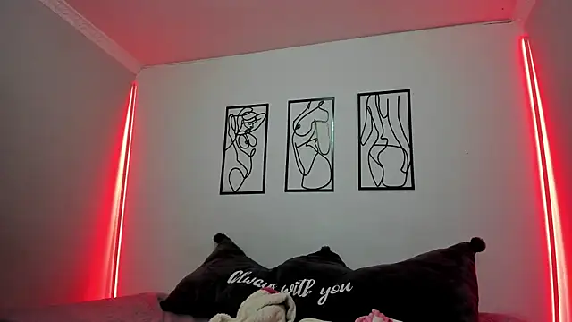 Snapshot of RubyPirsso18 chatting on October 14, 7:03 pm RubyPirsso18 online show from October 14, 7:03 pm