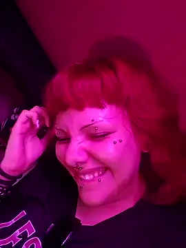 Snapshot of Sarah-Stoner chatting on June 21, 8:58 pm Sarah-Stoner online show from June 21, 8:58 pm