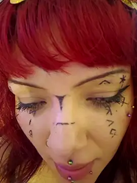 Snapshot of Sarah-Stoner chatting on November 1, 9:03 am Sarah-Stoner online show from November 1, 9:03 am