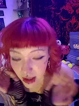Snapshot of Sarah-Stoner chatting on July 14, 2:05 am Sarah-Stoner online show from July 14, 2:05 am