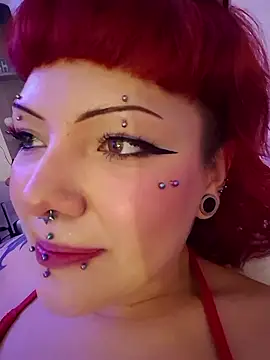 Snapshot of Sarah-Stoner chatting on June 17, 8:41 pm Sarah-Stoner online show from June 17, 8:41 pm