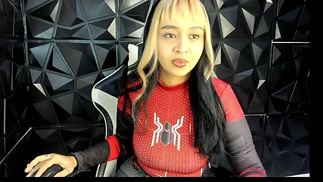 Snapshot of HelueHorny13 chatting on October 27, 6:25 am HelueHorny13 online show from October 27, 6:25 am