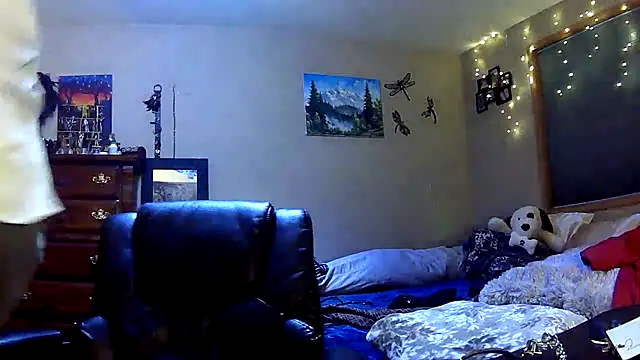 Snapshot of lilyhornyhousewife chatting on January 24, 6:14 am lilyhornyhousewife online show from January 24, 6:14 am