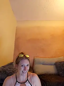 Snapshot of lilyhornyhousewife chatting on September 21, 9:36 am lilyhornyhousewife online show from September 21, 9:36 am