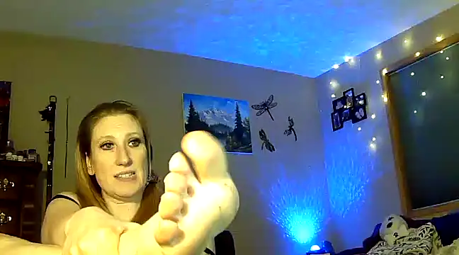 Snapshot of lilyhornyhousewife chatting on January 13, 3:34 am lilyhornyhousewife online show from January 13, 3:34 am