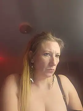 Snapshot of lilyhornyhousewife chatting on June 1, 1:44 pm lilyhornyhousewife online show from June 1, 1:44 pm