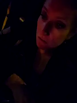 Snapshot of lilyhornyhousewife chatting on January 5, 4:47 am lilyhornyhousewife online show from January 5, 4:47 am