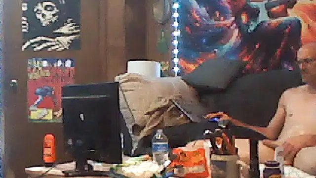 Snapshot of Mrhungwell138 chatting on September 26, 4:19 am Mrhungwell138 online show from September 26, 4:19 am