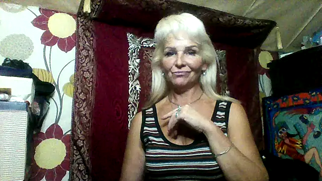 Snapshot of CassandraSandra44 chatting on November 3, 5:16 pm CassandraSandra44 online show from November 3, 5:16 pm