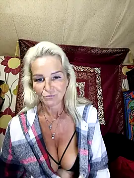 Snapshot of CassandraSandra44 chatting on October 9, 5:02 pm CassandraSandra44 online show from October 9, 5:02 pm