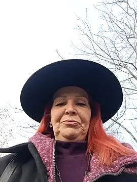 CassandraSandra44 online show from April 10, 4:08 am