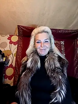 CassandraSandra44 online show from February 18, 6:33 am