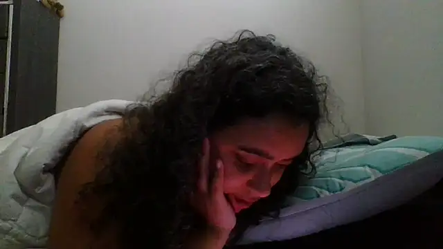 Snapshot of cinnaminnie chatting on November 15, 4:55 pm cinnaminnie online show from November 15, 4:55 pm