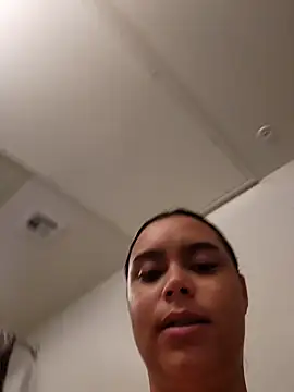 Snapshot of cinnaminnie chatting on February 14, 6:30 pm cinnaminnie online show from February 14, 6:30 pm