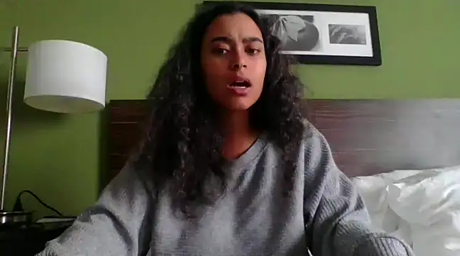 cinnaminnie online show from January 6, 4:02 pm
