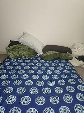 Snapshot of cinnaminnie chatting on February 25, 6:19 pm cinnaminnie online show from February 25, 6:19 pm