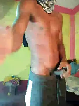 Snapshot of Hunter_boy9 chatting on February 9, 12:28 am Hunter boy9 online show from February 9, 12:28 am