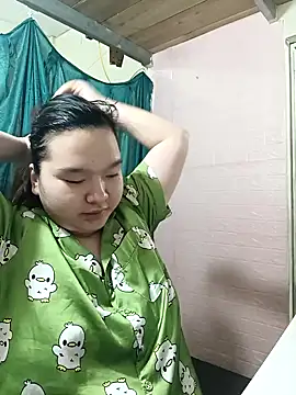 Thomgdee online show from March 3, 9:00 pm