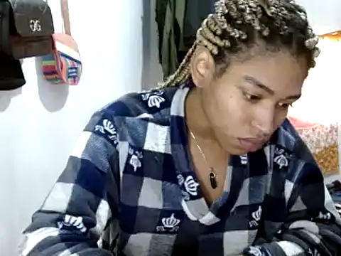 Snapshot of miriam775 chatting on January 24, 12:31 pm miriam775 online show from January 24, 12:31 pm