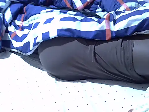 Snapshot of Just_Karu chatting on November 11, 8:42 am Just Karu online show from November 11, 8:42 am