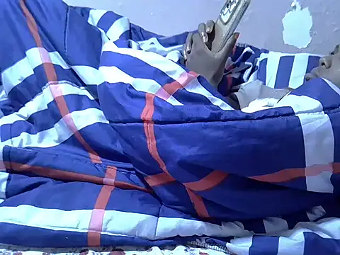 Snapshot of Just_Karu chatting on November 25, 10:32 pm Just Karu online show from November 25, 10:32 pm