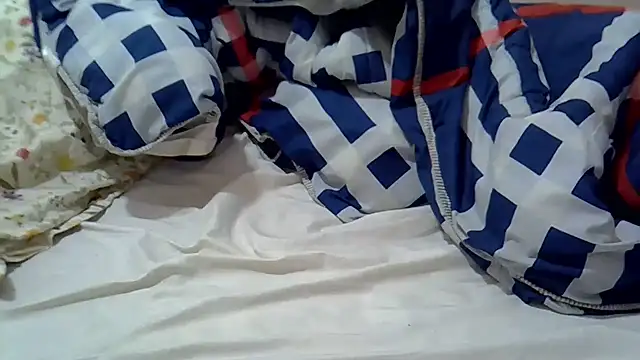 Snapshot of Just_Karu chatting on June 11, 8:11 am Just Karu online show from June 11, 8:11 am