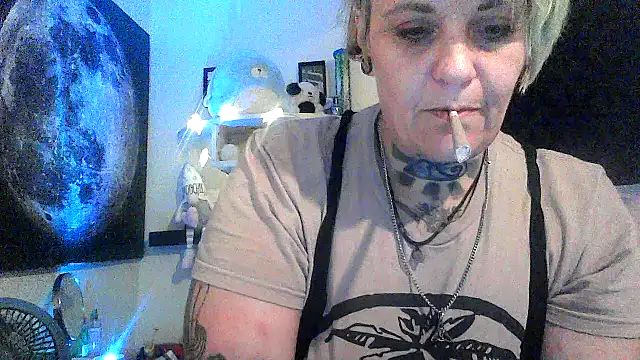 Hunniebunnie78 online show from June 15, 3:29 am
