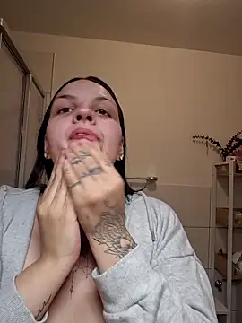 Jujuicy 97 online show from April 7, 8:10 pm