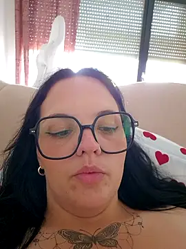 Snapshot of Jujuicy_97 chatting on June 23, 8:12 am Jujuicy 97 online show from June 23, 8:12 am