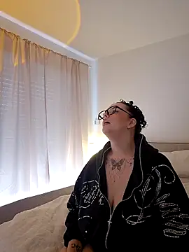 Jujuicy 97 online show from March 29, 10:39 am