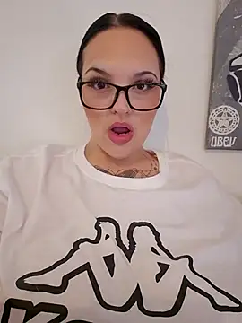 Jujuicy 97 online show from April 12, 7:22 am