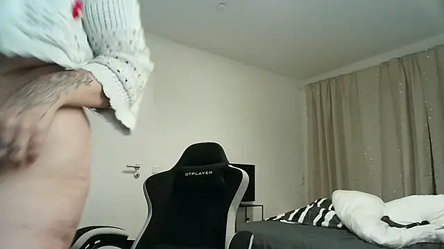 Jujuicy 97 online show from October 22, 5:45 pm