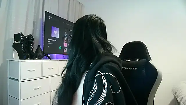 Jujuicy 97 online show from January 11, 11:50 am