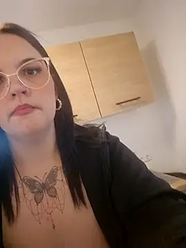 Jujuicy 97 online show from April 21, 6:53 am