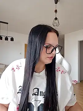 Snapshot of Jujuicy_97 chatting on June 3, 9:54 am Jujuicy 97 online show from June 3, 9:54 am