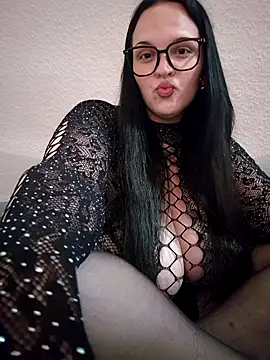 Snapshot of Jujuicy_97 chatting on May 10, 6:10 pm Jujuicy 97 online show from May 10, 6:10 pm