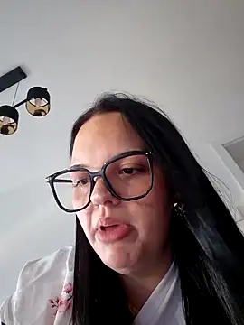 Snapshot of Jujuicy_97 chatting on May 21, 7:28 am Jujuicy 97 online show from May 21, 7:28 am