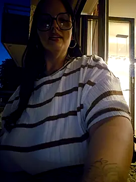 Snapshot of Jujuicy_97 chatting on July 2, 2:23 am Jujuicy 97 online show from July 2, 2:23 am