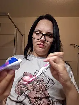 Jujuicy 97 online show from March 25, 9:14 pm