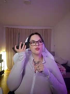 Jujuicy 97 online show from April 9, 6:14 pm